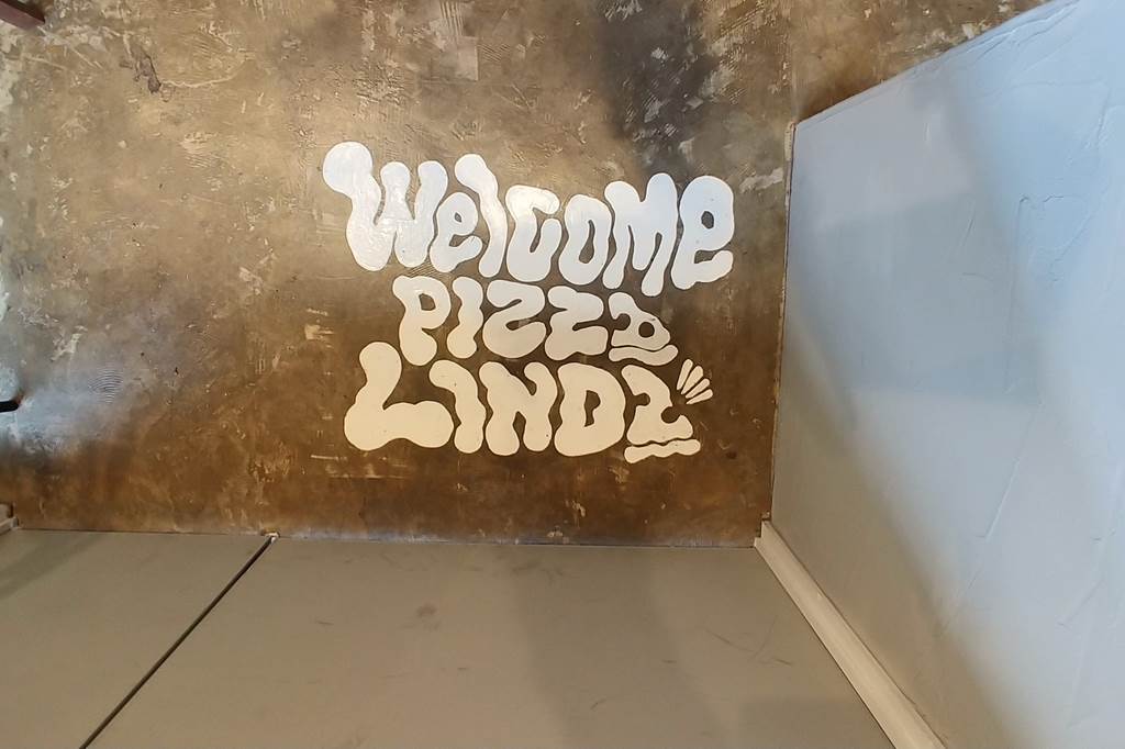 PIZZA LINDA 店内