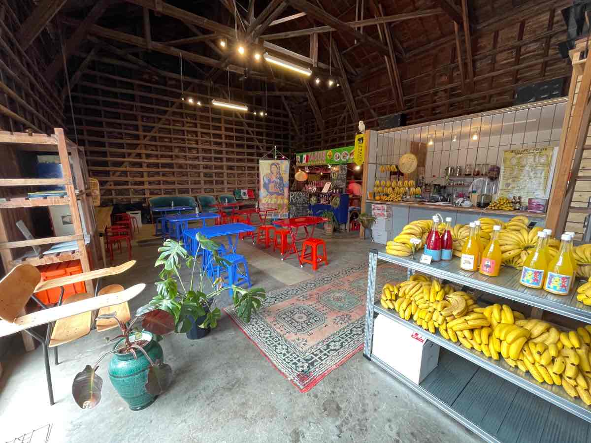 FRUITS CARTEL RICOS 店内