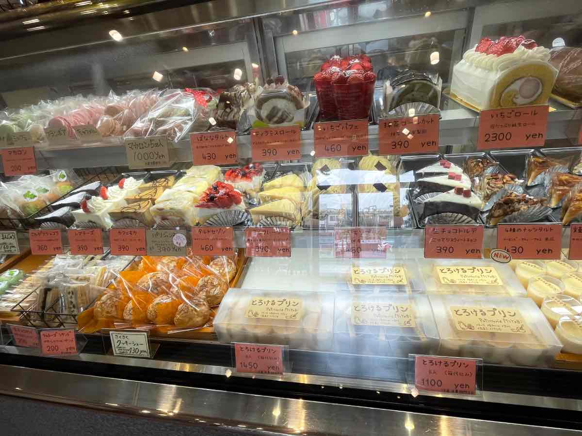手作り菓子の店 MIYABI 冷蔵ケース