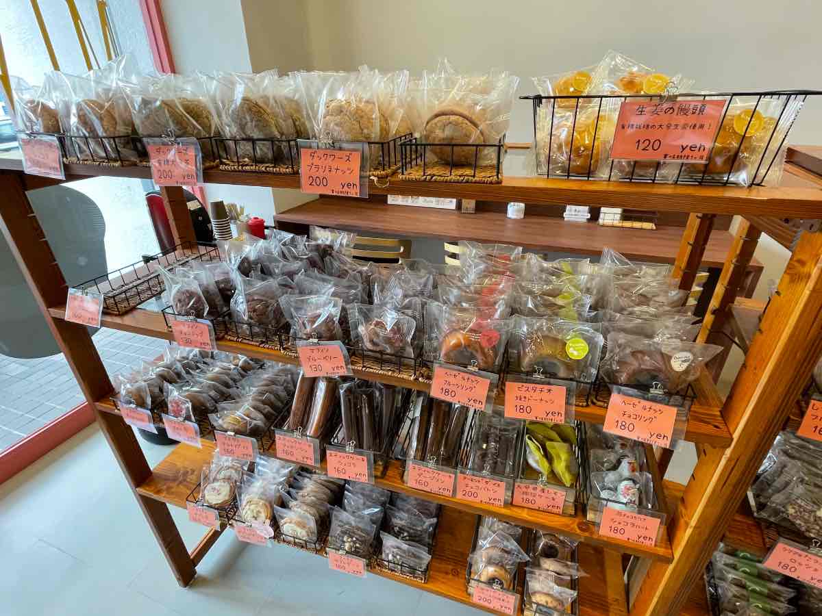 手作り菓子の店 MIYABI 焼き菓子棚