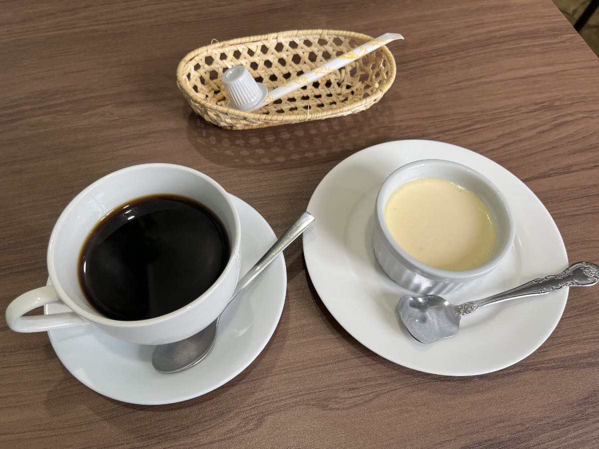 イタリアンCALMA コーヒーと自家製プリン