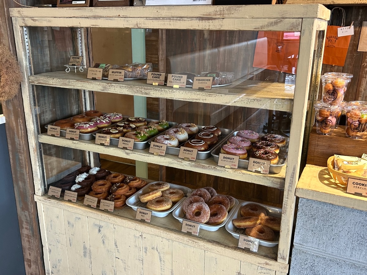 BURTON バートン cafe&kitchen ドーナツショーケース