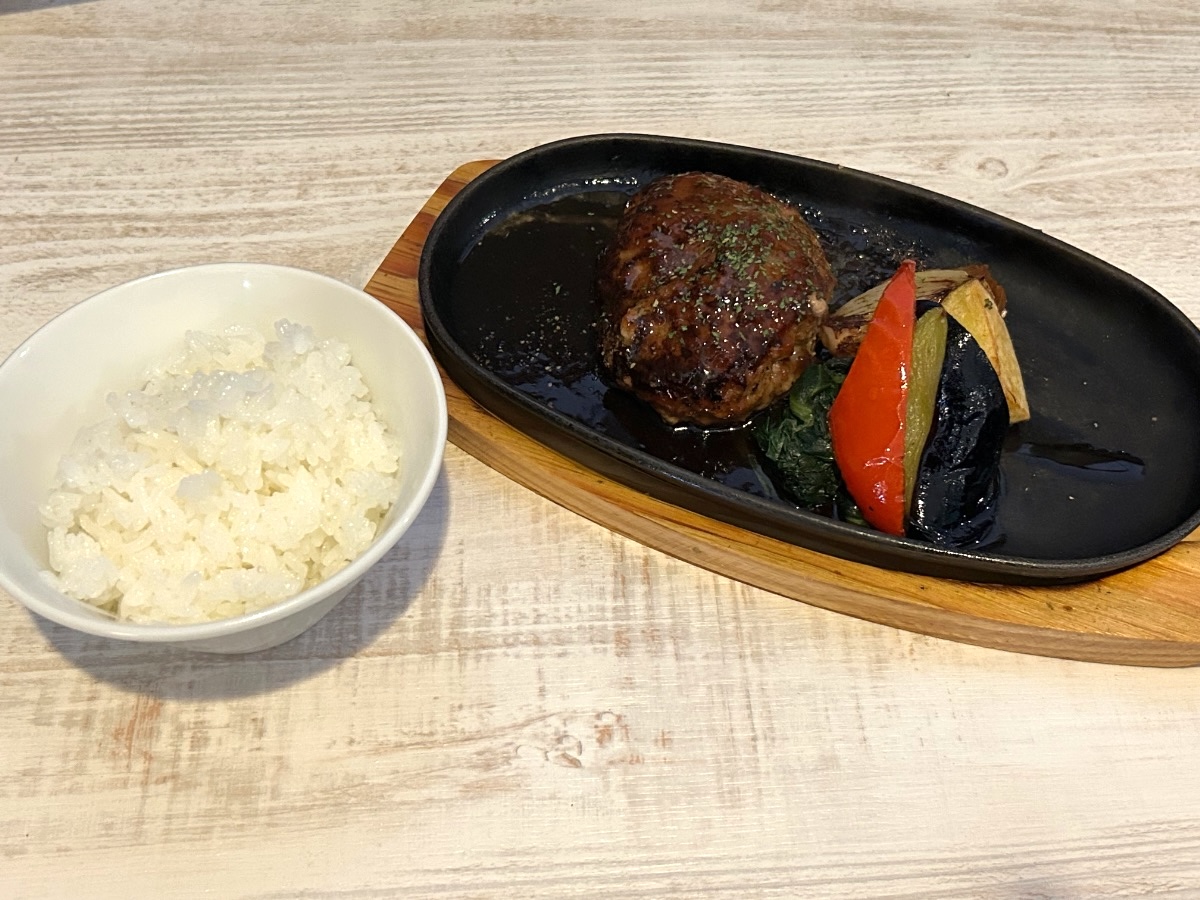 BURTON バートン cafe&kitchen ご飯とハンバーグ