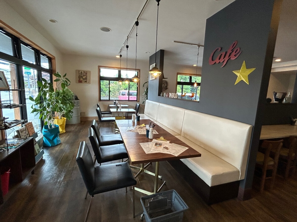 BURTON バートン cafe&kitchen 店内