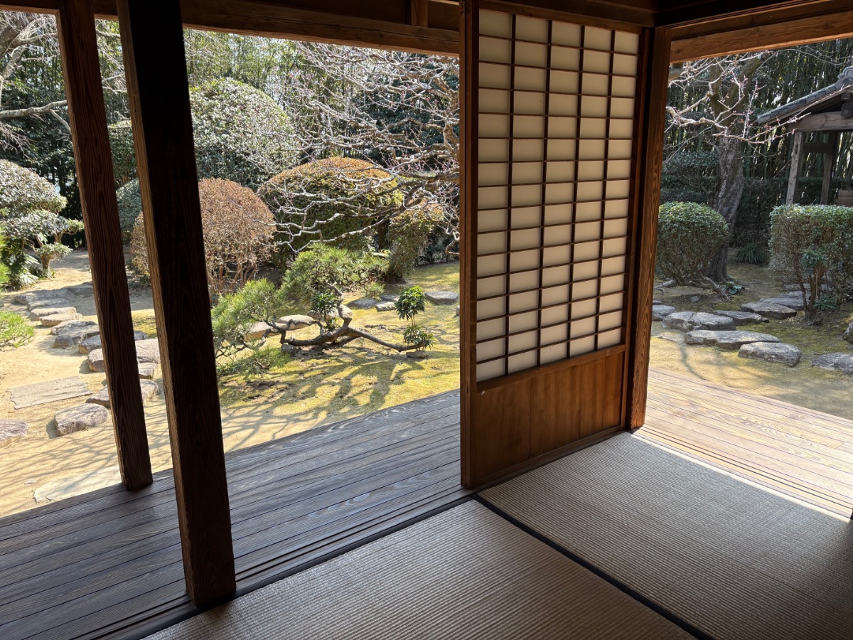 磯矢邸 邸宅から見える庭